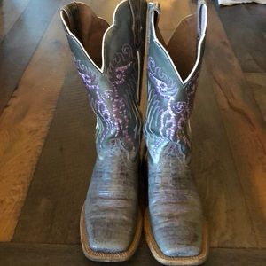 Ariat wmn boots size 9